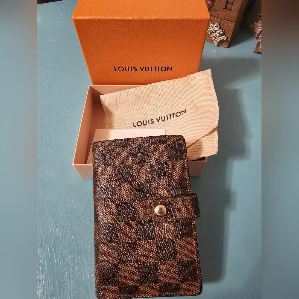 Louis Vuitton Portefeuille Viennois Wallet - Picture 2 of 15